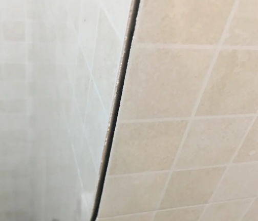 苏尼特右瓷砖空鼓维修公司分享阳台瓷砖脱落的修复过程可以分为以下几个步骤