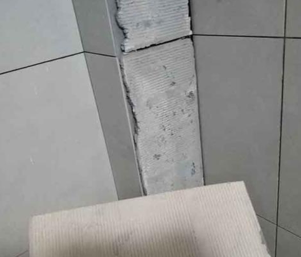 苏尼特右瓷砖空鼓维修公司分享下厨房瓷砖脱落的补救措施。